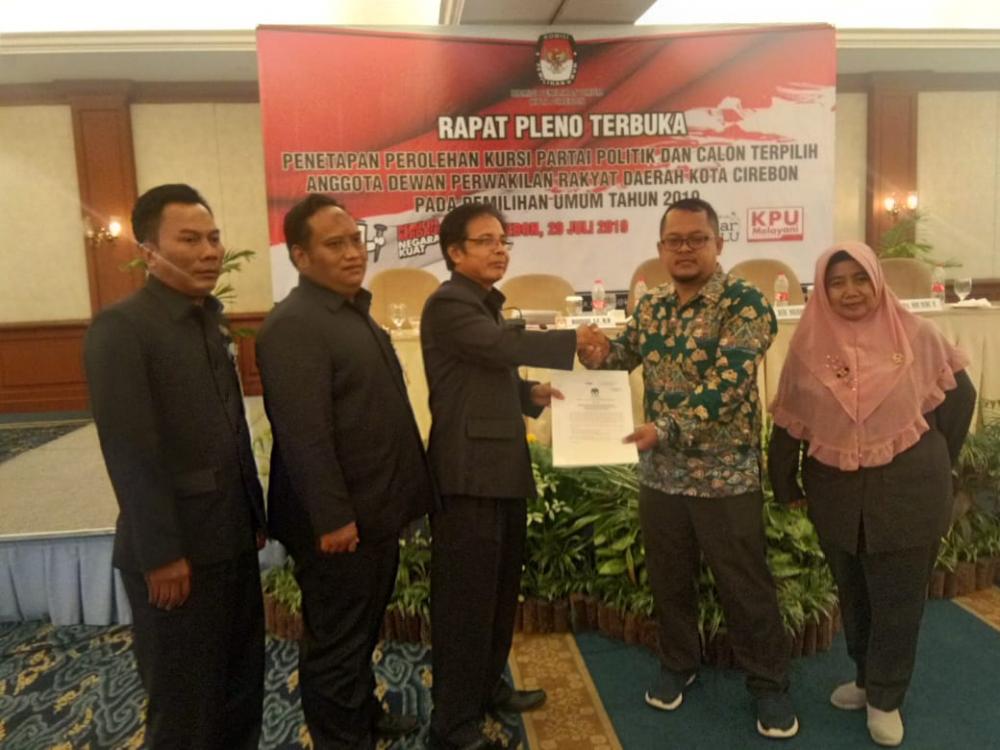 RAPAT PLENO TERBUKA PENETAPAN PEROLEHAN KURSI PARPOL DAN CALON TERPILIH DPRD KOTA CIREBON