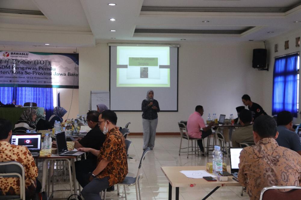 Bawaslu Jabar Lakukan Training of Trainer Fasilitator SDM