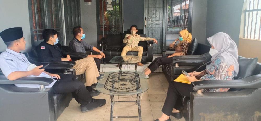 YULIANTO, S.H. BESERTA STAF BERKUNJUNG KE BAWASLU KOTA CIREBON DALAM RANGKA SUPERVISI