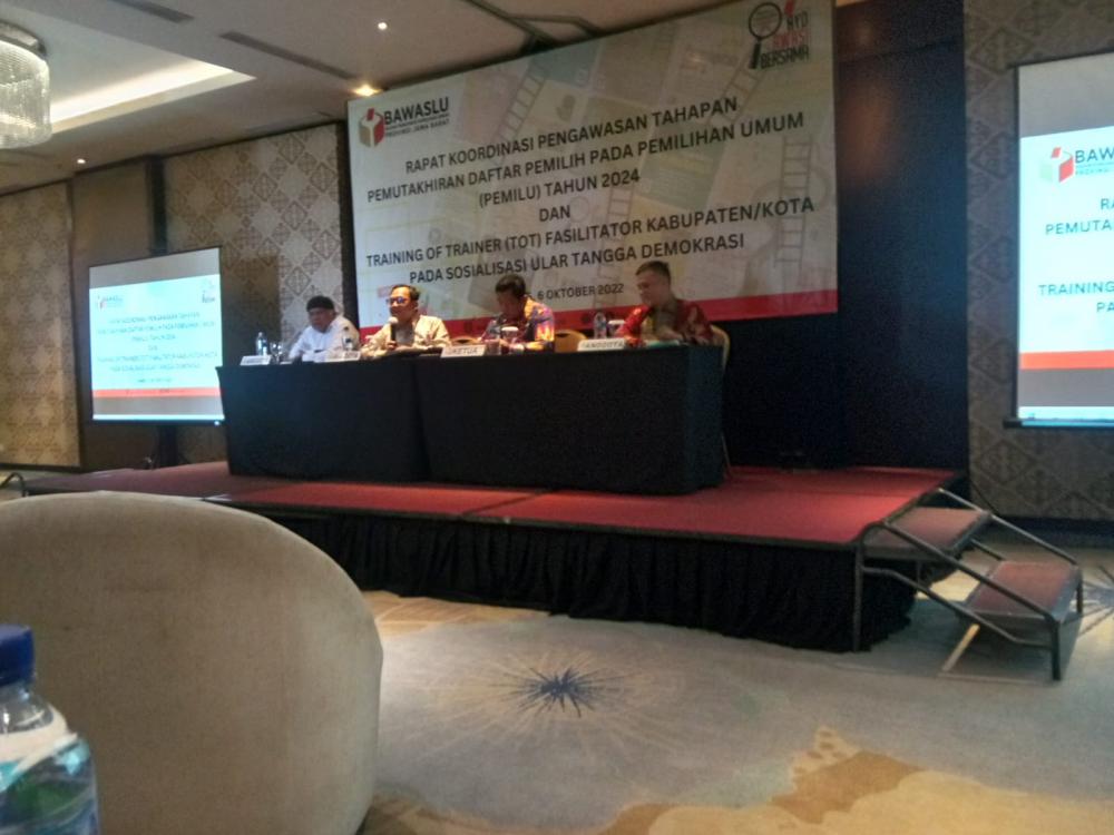 Bawaslu Kota Cirebon Ikuti Rakor Pemutakhiran Daftar Pemilih Pemilu 2024