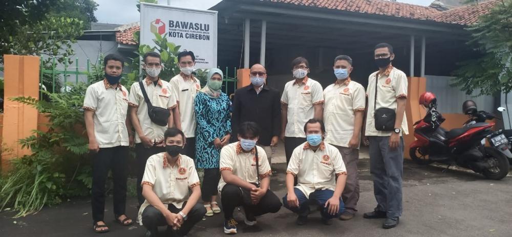 BAWASLU KOTA CIREBON MENERIMA AUDIENSI DAN SILATURAHMI PEMUDA MUHAMMADIYAH KOTA CIREBON