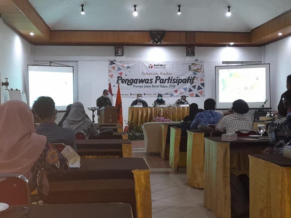 MENGANTARKAN 3 ORANG PESERTA SKPP DARI KOTA CIREBON UNTUK MENGIKUTI KEGIATAN SEKOLAH KADER PENGAWAS PARTISIPATIF TAHUN 2020