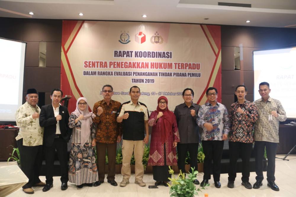 BAWASLU KOTA CIREBON MENGIKUTI RAPAT KOORDINASI SENTRA GAKKUMDU SE-PROVINSI JAWA BARAT