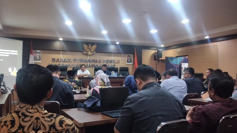 Bawaslu Kota Cirebon Ikuti Rakor Pembentukan Panwascam