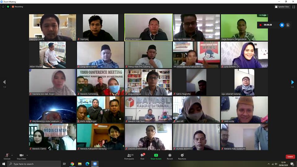 VIDEO CONFERENCE ACARA SOSIALISASI RISET EVALUASI PELAKSANAAN PILKADA 2015-2018, UNTUK 27 KAB/KOTA DI JAWA BARAT