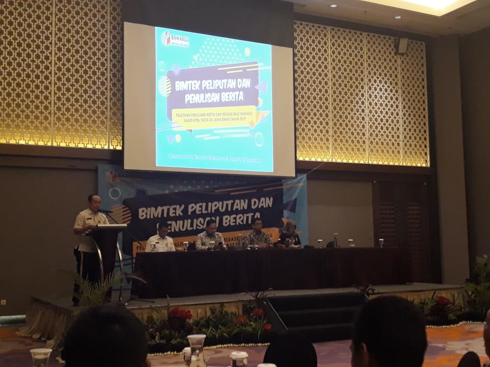 BIMTEK PELIPUTAN DAN PENULISAN BERITA