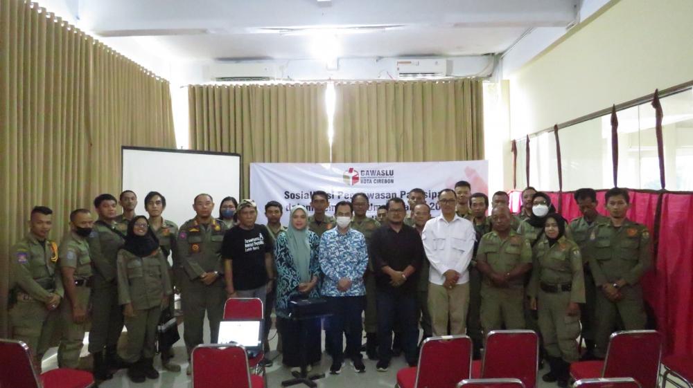 Bawaslu Kota Cirebon Gelar Sosialisasi Pengawasan Partisipatif bagi Satlinmas