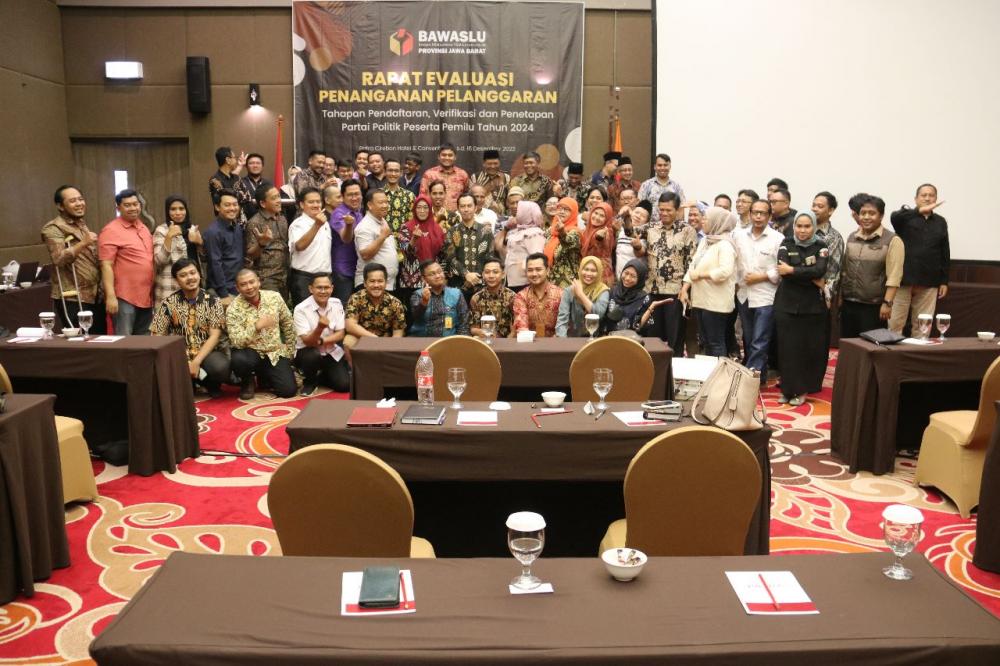 Rapat Evaluasi Penanganan Pelanggaran Tahapan Pendaftaran, Verifikasi dan Penetapan Parpol Peserta Pemilu Tahun 2024