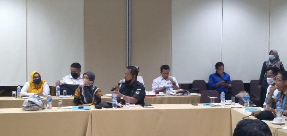 BAWASLU KOTA CIREBON MENGHADIRI UNDANGAN DPRD KOTA CIREBON DI HOTEL GRAGE SANGKAN, KUNINGAN