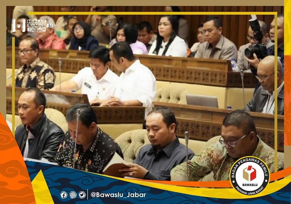 RAPAT KERJA/RAPAT DENGAR TERKAIT PENUNDAAN PILKADA 2020