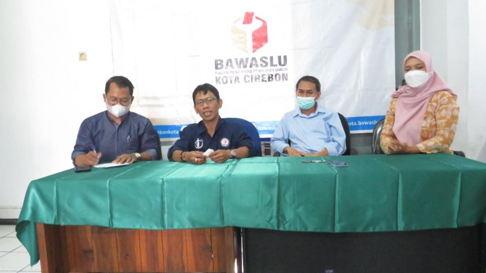 Bawaslu Kota Cirebon Lakukan Simulasi Penyusunan Putusan