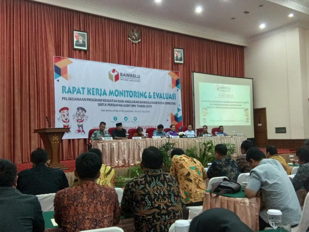BAWASLU KOTA CIREBON MENGHADIRI ACARA RAKER DI KAB. SUMEDANG
