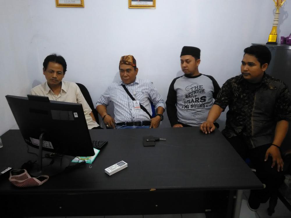 VIDEO CONFERENCE DENGAN BAWASLU JAWA BARAT BERTEMAKAN MENULIS ASIK DENGAN KONTEN MENARIK