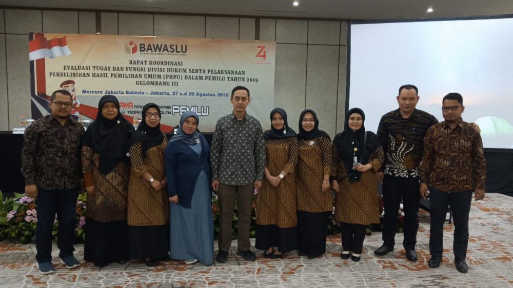 RAKOR EVALUASI TUGAS DAN FUNGSI DIVISI HUKUM SERTA PELAKSANAAN PHPU PEMILU 2019