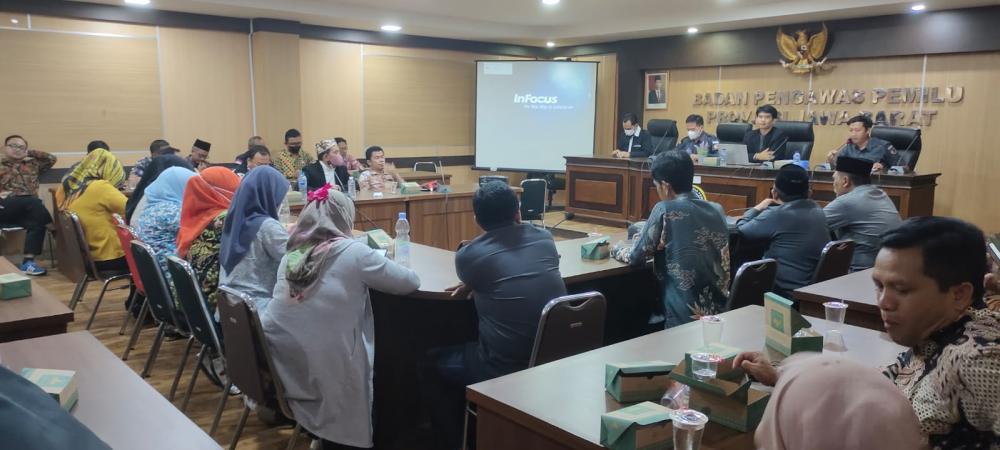Bawaslu Kota Cirebon Pertajam Teknik Klarifikasi Penanganan Pelanggaran Pemilu
