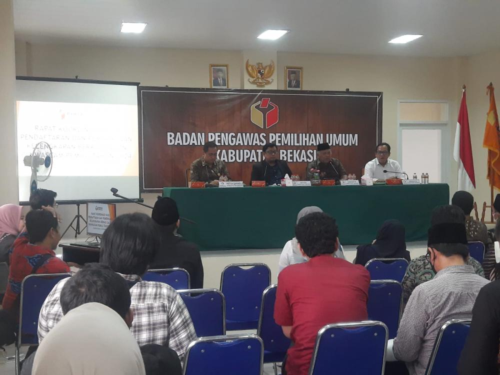 Bawaslu Jabar Berikan Pembekalan Rekrutmen Panwascam Pemilu 2024
