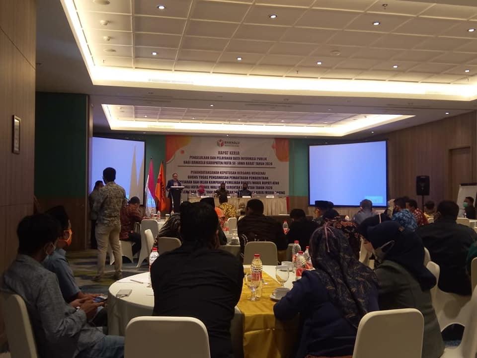 RAPAT KERJA PENGELOLAAN DAN PELAYANAN DATA INFORMASI PUBLIK BAGI BAWASLU KABUPATEN/KOTA SE-JAWA BARAT TAHUN 2020