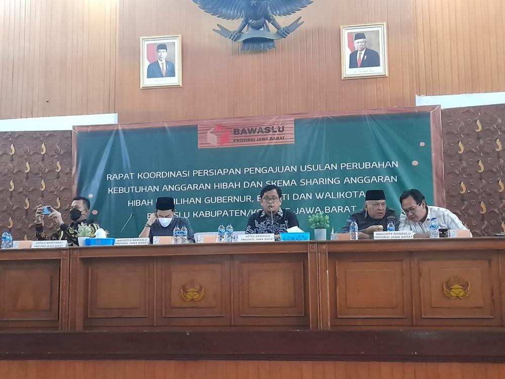 Rakor Anggaran Pengawasan Pilkada 2024 di Bawaslu Jabar