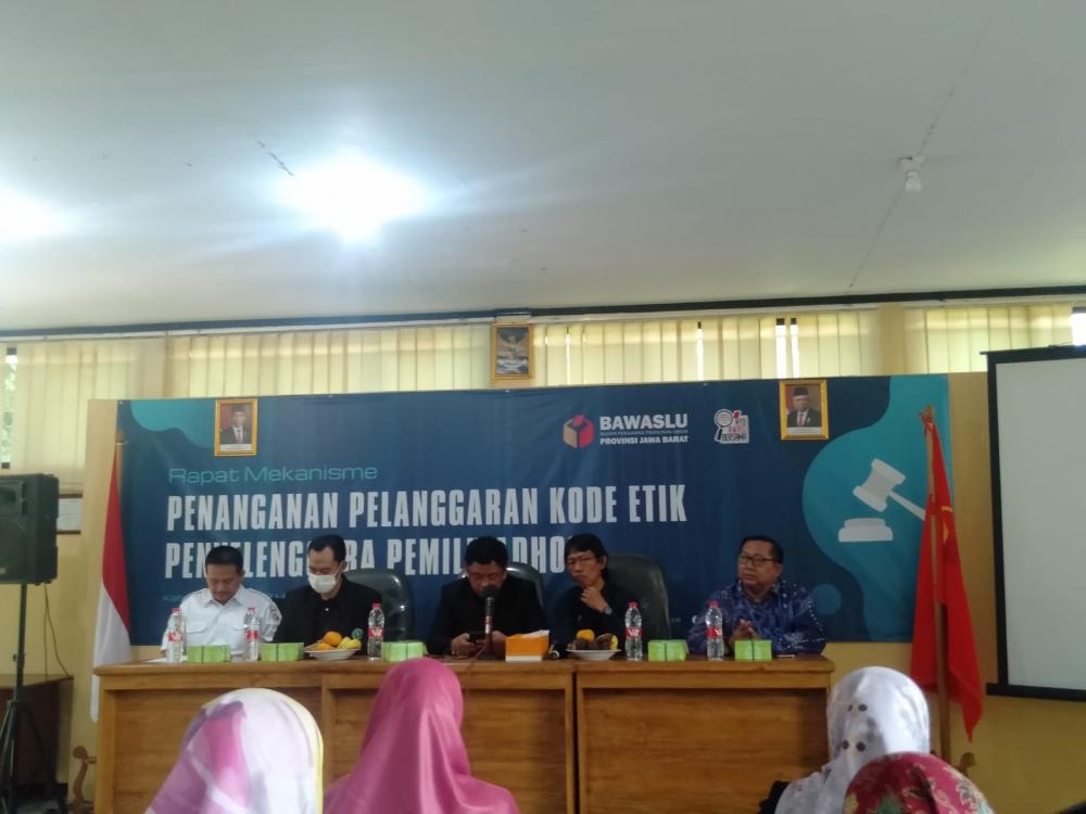 Rapat Mekanisme Penanganan Pelanggaran Kode Etik Penyelenggara Adhoc Jajaran Bawaslu