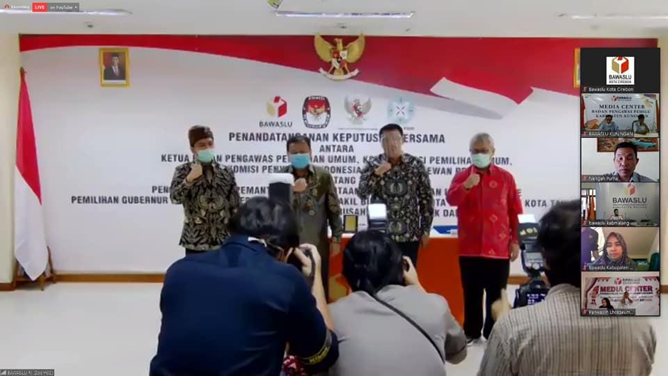 PENANDATANGANAN KEPUTUSAN BERSAMA ANTARA BAWASLU, KPU, KPI, DEWAN PERS