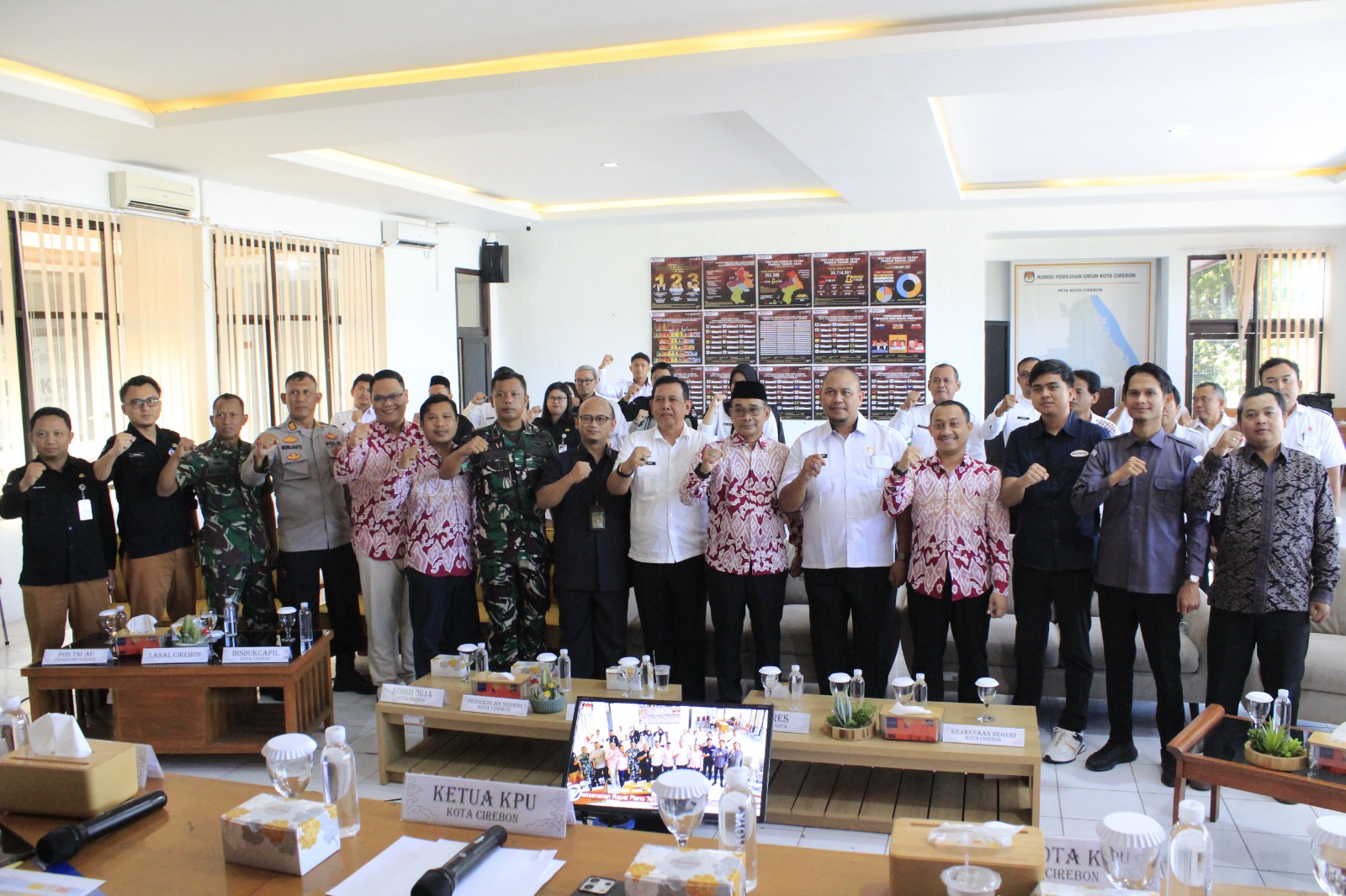 Bawaslu Kota Cirebon Hadiri Rapat Pleno Terbuka Pemutakhiran Data Pemilih Berkelanjutan Triwulan II Tahun 2026