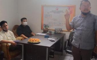 Staf Sekretariat Bawaslu Kota Cirebon Ikuti Pelatihan Menulis