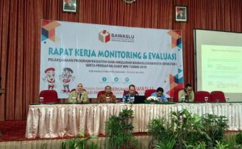 BAWASLU KOTA CIREBON MEMAPARKAN MENGENAI EVALUASI ANGGARAN