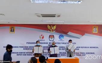 PENANDATANGANAN NOTA KESEPAKATAN AKSI YANG DIGELAR OLEH BAWASLU RI BERSAMA KPU RI DAN KEMENTERIAN KOMINFO