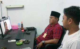 BAWASLU KOTA CIREBON MENJADI NARASUMBER BINCANG-BINCANG VIRTUAL BERTEMAKAN MENELISIK MONEY POLITIC DALAM PEMILU DITINJAU DARI SISI ETIKA, BUDAYA DAN HUKUM