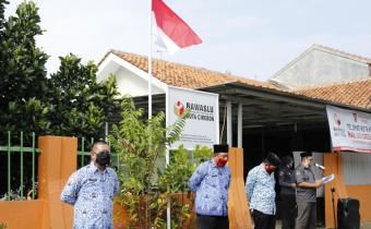 BAWASLU KOTA CIREBON MENGGELAR UPACARA PERINGATAN HUT RI KE 75 TAHUN