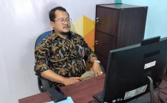 BAWASLU KOTA CIREBON MENGIKUTI ACARA DIGITALISASI PENEGAKAN HUKUM ELEKTORAL DAN BUKTI ELEKTRONIK
