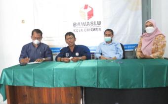 Bawaslu Kota Cirebon Lakukan Simulasi Penyusunan Putusan