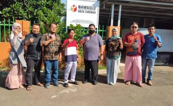 KUNJUNGAN BAWASLU RI DAN BAWASLU JABAR KE KANTOR BAWASLU KOTA CIREBON