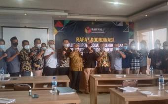 Rakor Evaluasi Pengelolaan Kehumasan, Peliputan dan Dokumentasi Bawaslu Se-Jabar