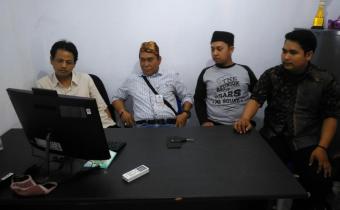VIDEO CONFERENCE DENGAN BAWASLU JAWA BARAT BERTEMAKAN MENULIS ASIK DENGAN KONTEN MENARIK