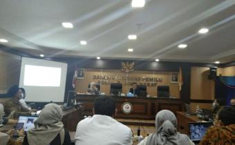 PENINGKATAN KAPASITAS BANTUAN HUKUM BAWASLU KABUPATEN/KOTA SE-JAWA BARAT : PEMBANGUNAN KOMPETENSI DASAR ADVOKASI KASUS HUKUM LANJUTAN DALAM PENYELENGGARA PEMILU