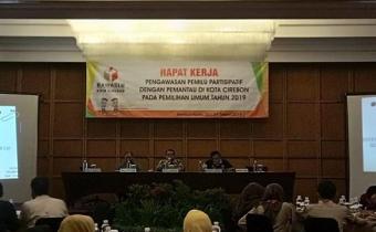 RAPAT KERJA PENGAWASAN PEMILU PARTISIPATIF DENGAN PEMANTAU  DI KOTA CIREBON PADA PEMILIHAN UMUM TAHUN 2019