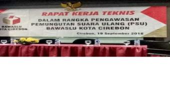 Rapat Kerja Teknis Pengawasan dengan Panwascam Dalam Rangka Persiapan Pemungutan Suara Ulang