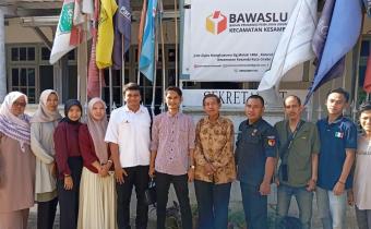 Supervisi Persiapan Pleno Daftar Pemilih Hasil Pemutakhiran di Panwascam Kesambi