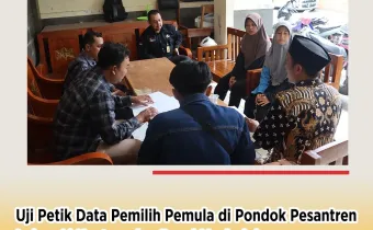Bawaslu Kota Cirebon Lakukan Uji Petik Data Pemilih Pemula di Pesantren, Pastikan Akurasi Data Pemilu