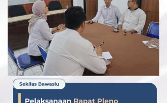Perkuat Fungsi Kelembagaan, Pimpinan Bawaslu Kota Cirebon Gelar Rapat Pleno Mingguan